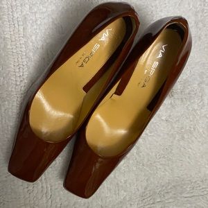 VIA SPIGA charol shoes, size 8, color brown